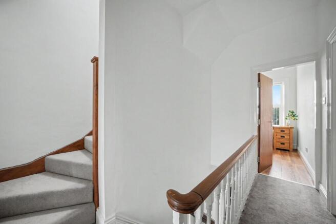 4 bed Terraced for sale Image 8