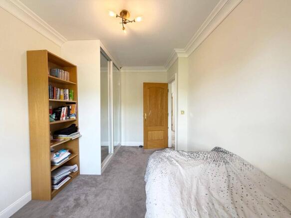 3 bed Terraced to rent Image 9