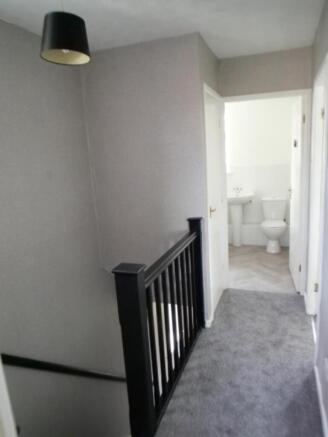 3 bed Semi-Detached to rent Image 4