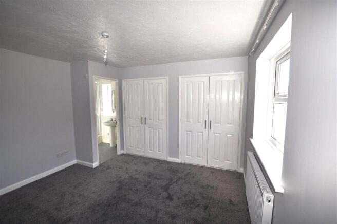 Bedroom 1 (2).JPG