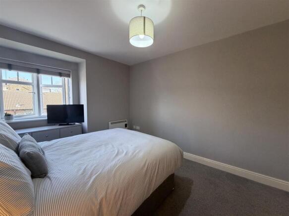 2 bed Apartment for sale Image 11