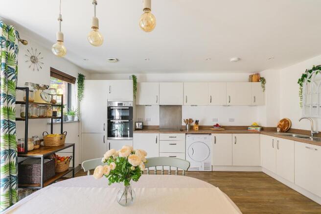 2P6W6AV - Kitchen Diner F.jpg