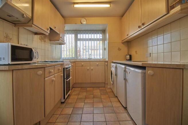 Fitted kitchen to front