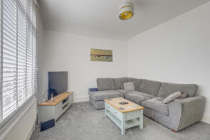 44b, Elmsleigh Drive, Leigh-on-sea SS9 3DN