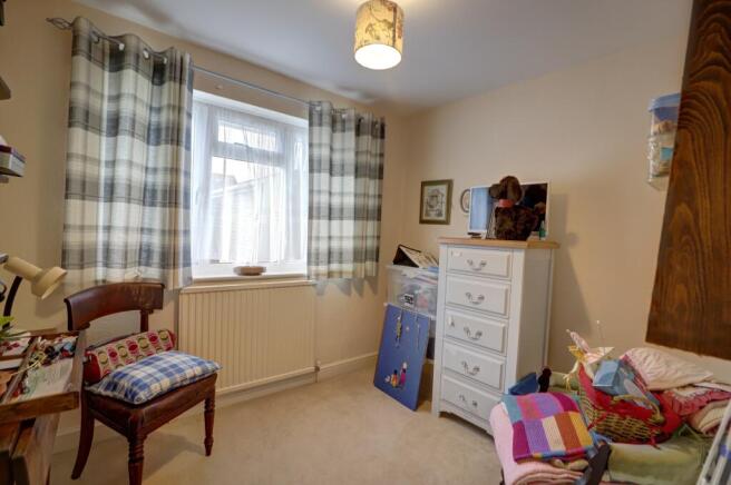 2 bed Semi-Detached Bungalow for sale Image 8