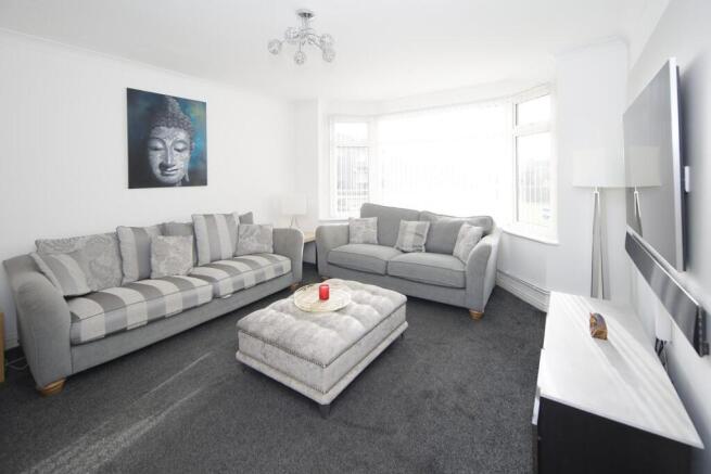 15 Greville Smith Avenue Cv31 2HQ-11.jpg