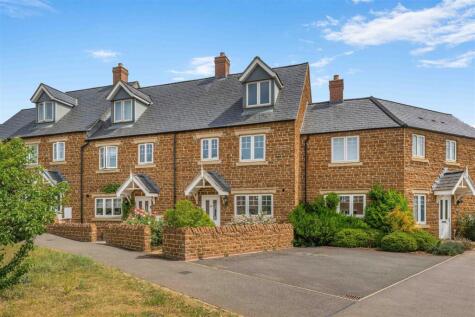 Nickling Road, Banbury - Garage & Off Road Parking