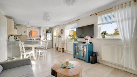 Hawkes Cl, Slough, SL3 8BN