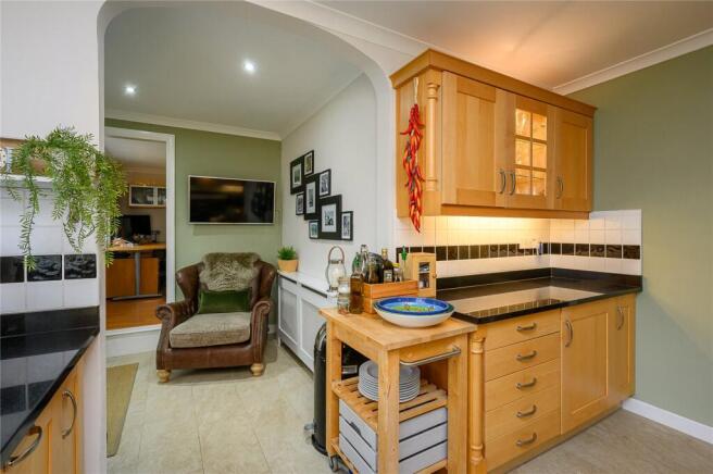 4 bed Detached for sale Image 12