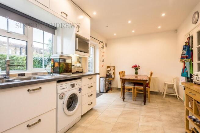 KITCHEN/BREAKFAST RM