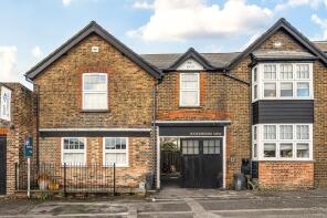 3, 57 Waterhouse Mews, Park Terrace East, Horsham RH13 5DJ