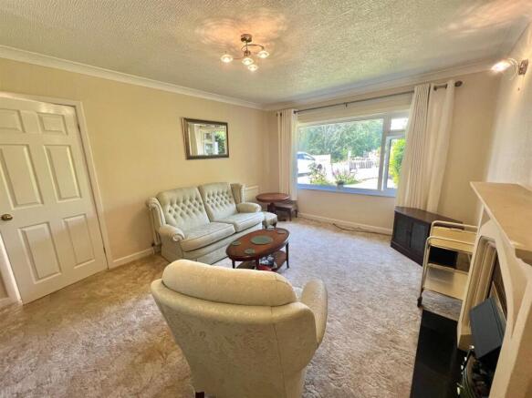 3 bed Semi-Detached Bungalow for sale Image 5