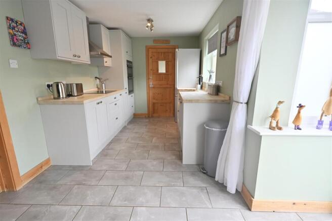 3 bed Detached for sale Image 4