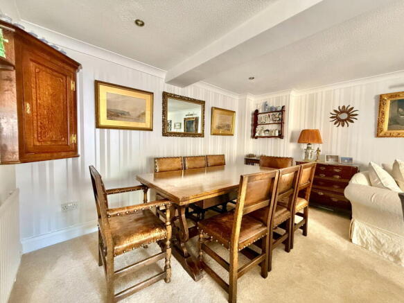 3 bed Apartment for sale Image 8