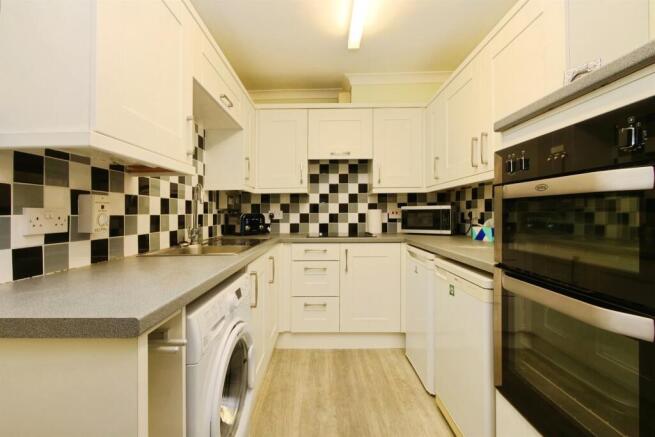2 bed Retirement Property for sale Image 10