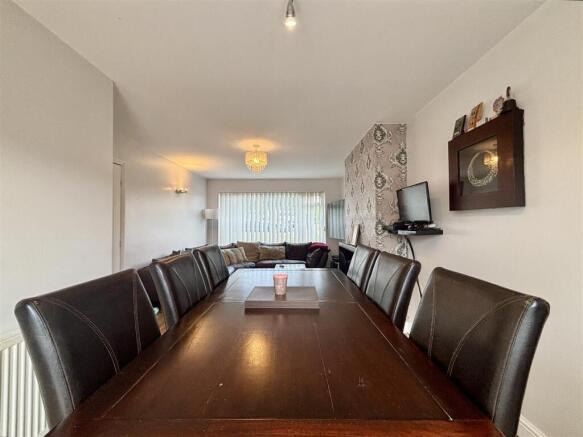 3 bed Semi-Detached for sale Image 6