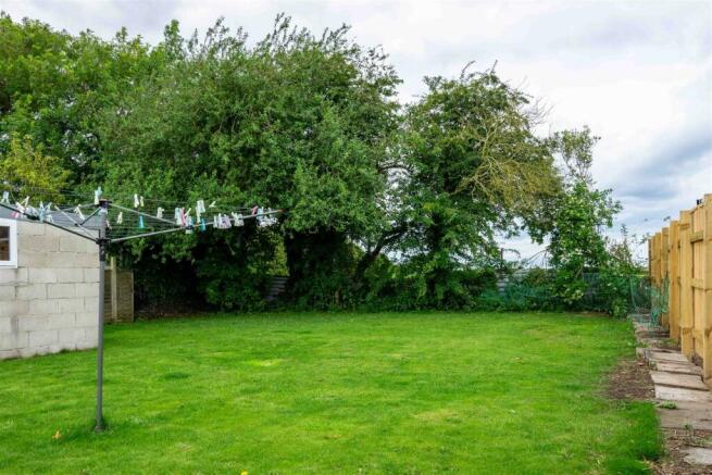 4 bed Detached for sale Image 8