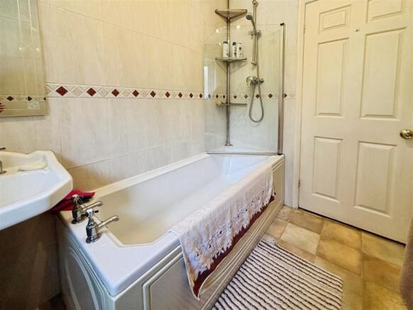 2 bed Terraced for sale Image 11