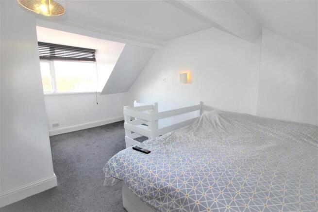 3 bed Terraced to rent Image 10