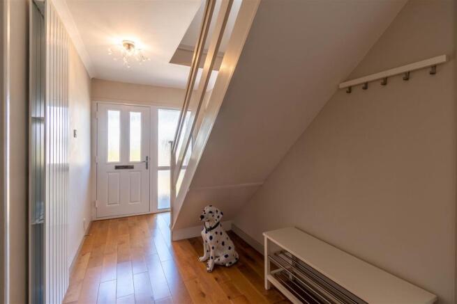 8420718-interior15.jpg