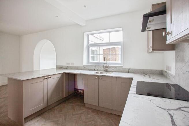 3 bed Semi-Detached for sale Image 9