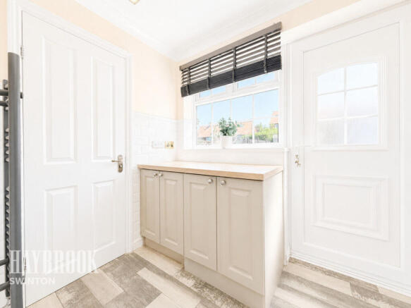 4 bed Detached for sale Image 12