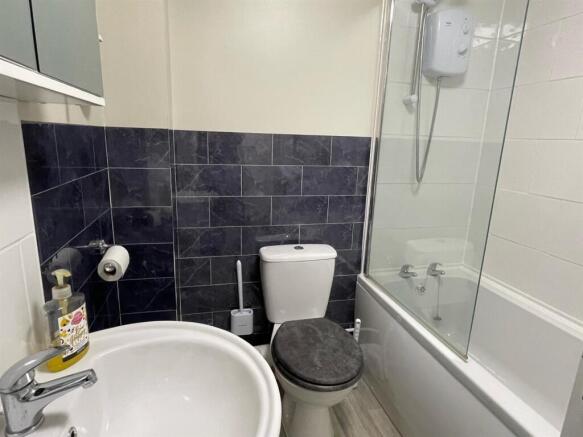 Bathroom.jpg