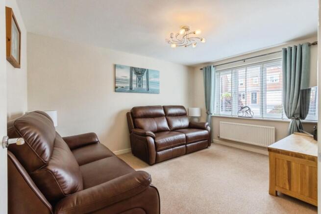 4 bed Detached for sale Image 7