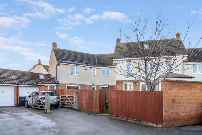 SINGLE GARAGE
