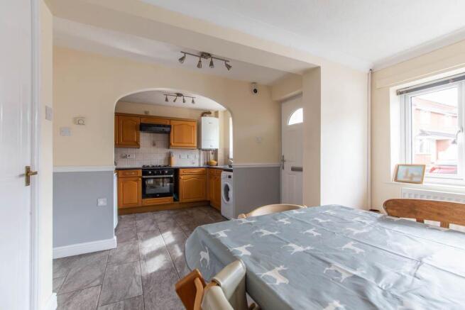 7 Baker Close LOW RES-5.jpg