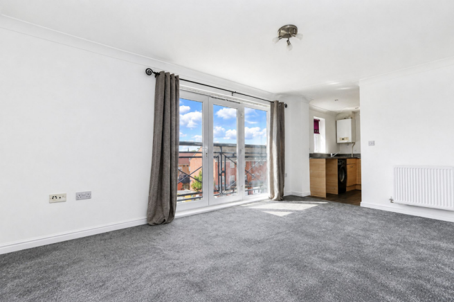 2 bed Flat for sale Image 5