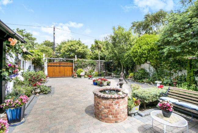 Courtyard Garden