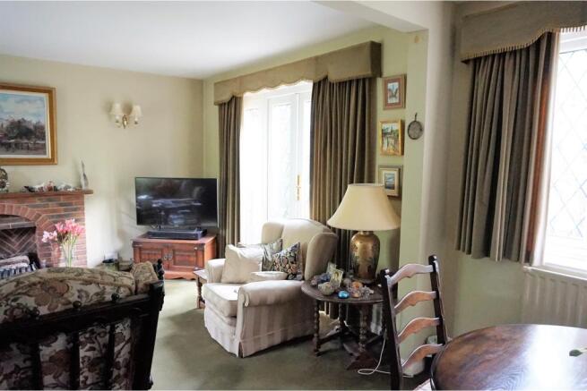 Lounge/Dining Room