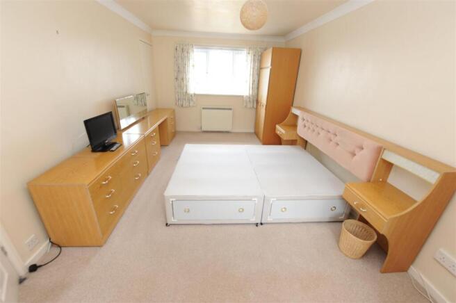 2 bed Town House for sale Image 10