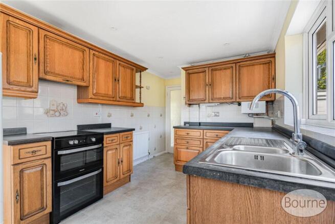 Waverley Drive, Ash Vale, Surrey, GU12 photo 4