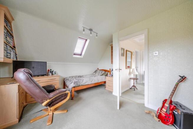 4 bed Detached for sale Image 12