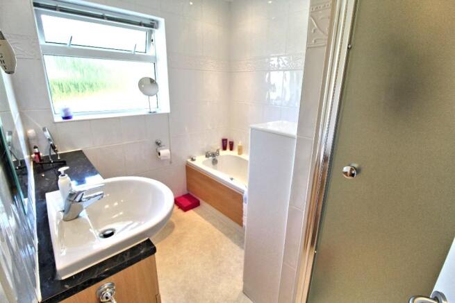 BATHROOM VIEW 1