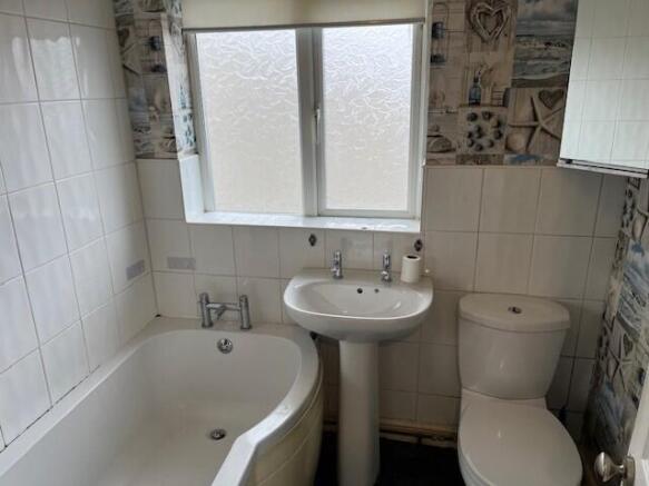 3 bed Semi-Detached for sale Image 6