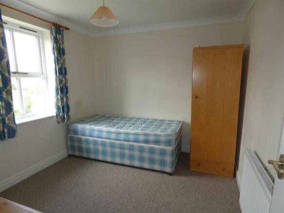 bed 2.jpg