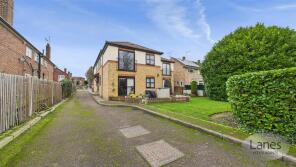 6, 31 Thrush Court, Queens Road, Enfield EN1 1NH