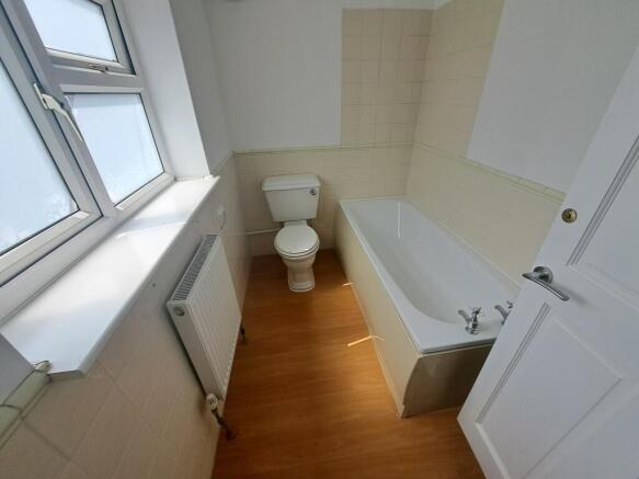 3 bed Terraced to rent Image 7