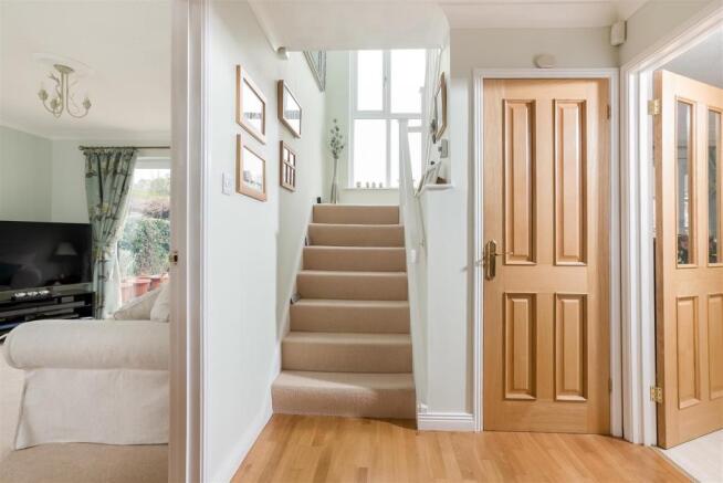 4 Walnut Close-19.jpg