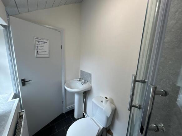 1 bed House Share to rent Image 7