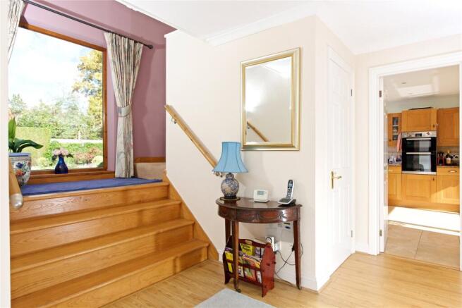 Corbett Close, Willen, Milton Keynes, Buckinghamshire, MK15 photo 4