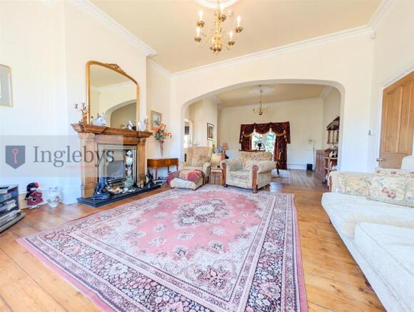 7 bed Town House for sale Image 6