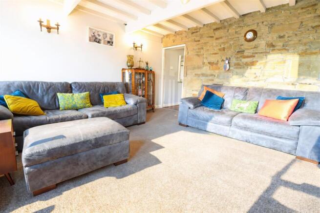 4 bed Semi-Detached for sale Image 11