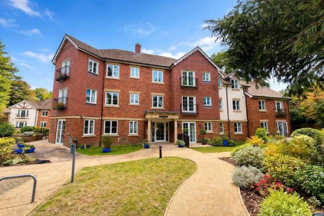 Cadogan Court