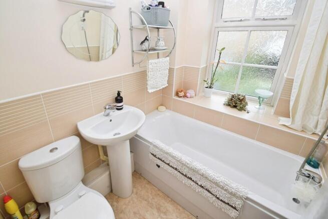 3 bed Terraced for sale Image 10