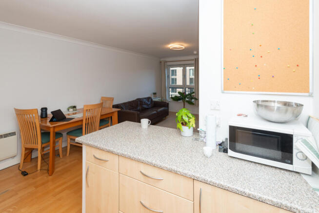 2 bed Flat for sale Image 8
