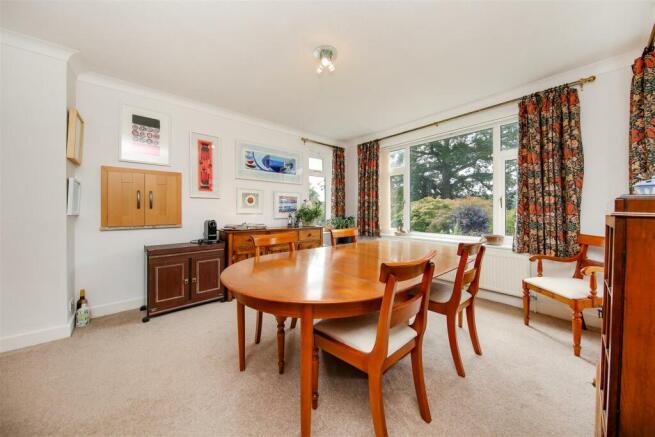Dining Room2.jpg
